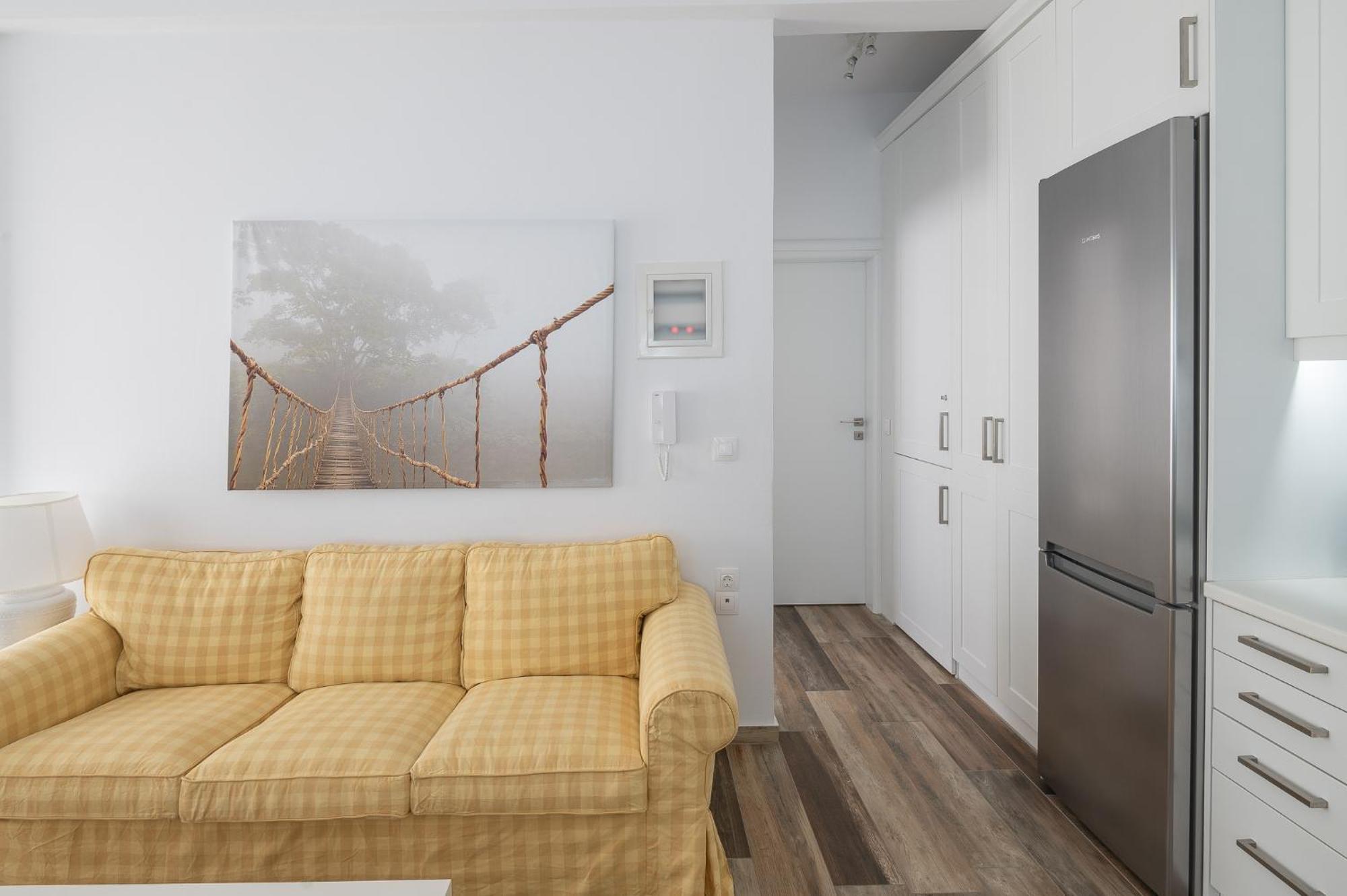 Pouletis Family Apartments - Akroyali Seaview Getaways Kalamata Room photo