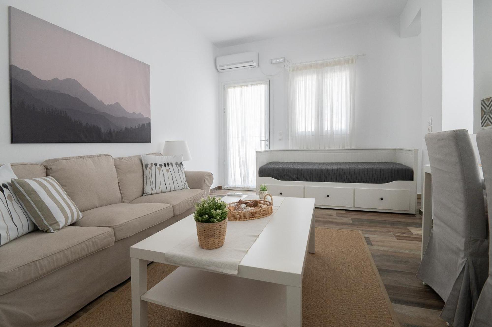 Pouletis Family Apartments - Akroyali Seaview Getaways Kalamata Room photo