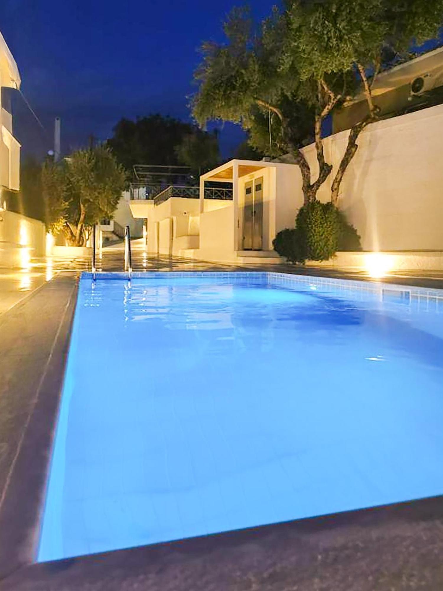 Pouletis Family Apartments - Akroyali Seaview Getaways Kalamata Exterior photo