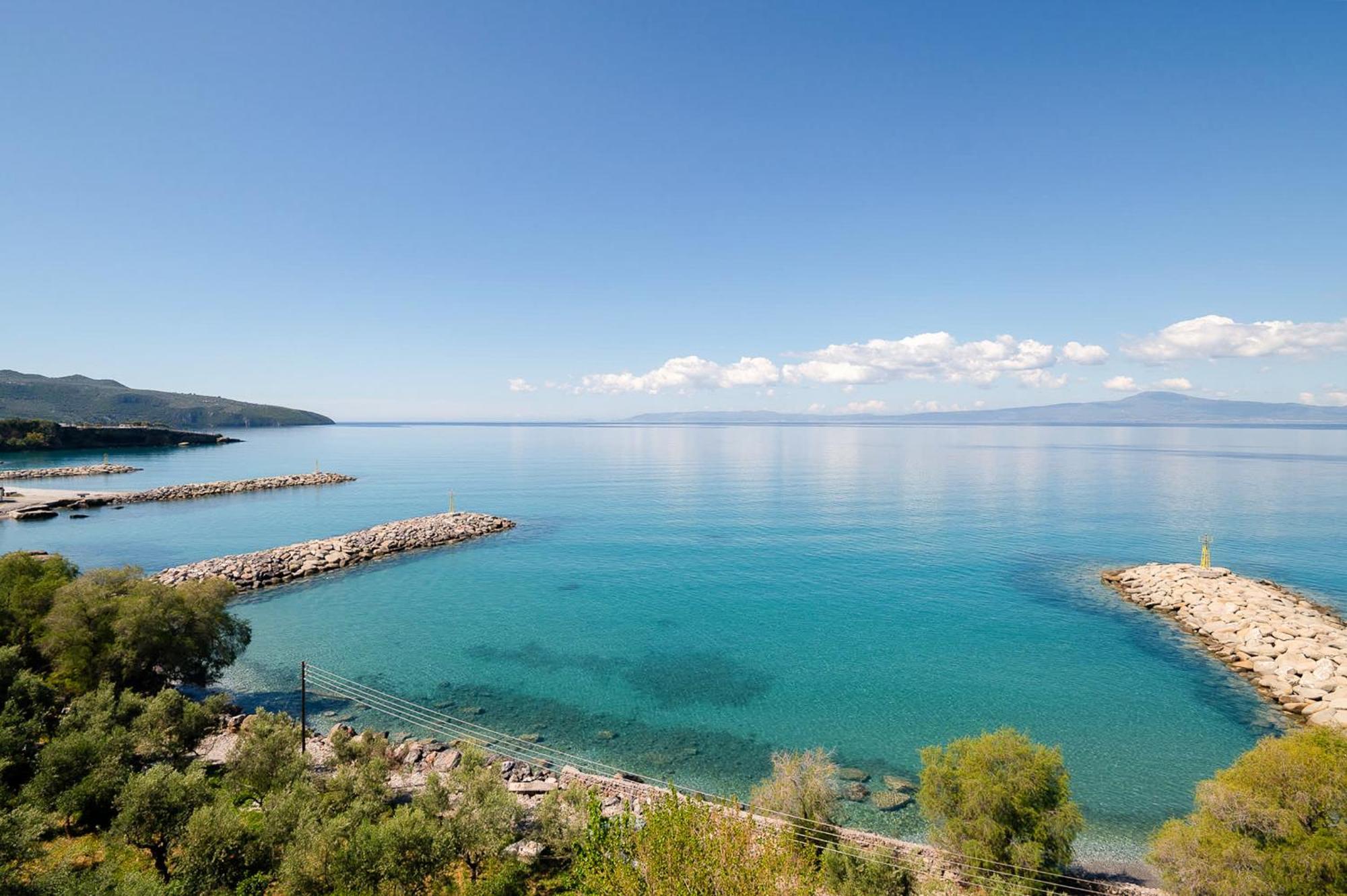 Pouletis Family Apartments - Akroyali Seaview Getaways Kalamata Exterior photo